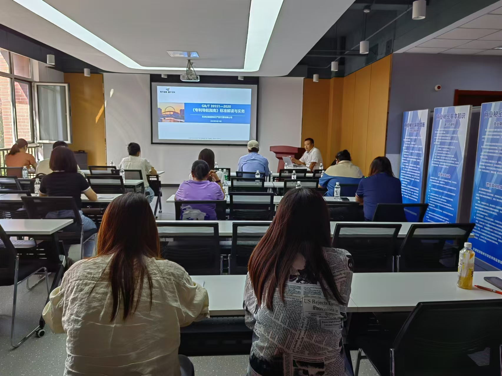 290b200e147fe065.jpg 290b200e147fe065.jpg