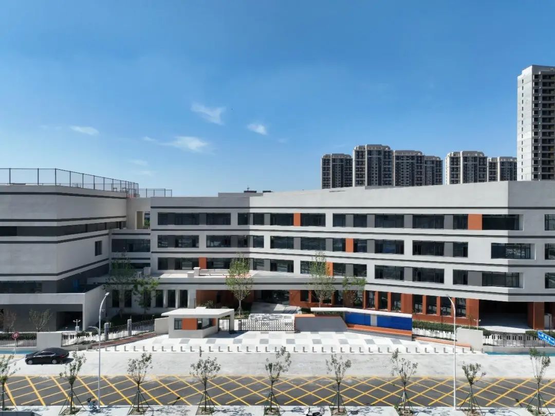 华东师范大学附属天津泰达学校通过联合验收3.jpg